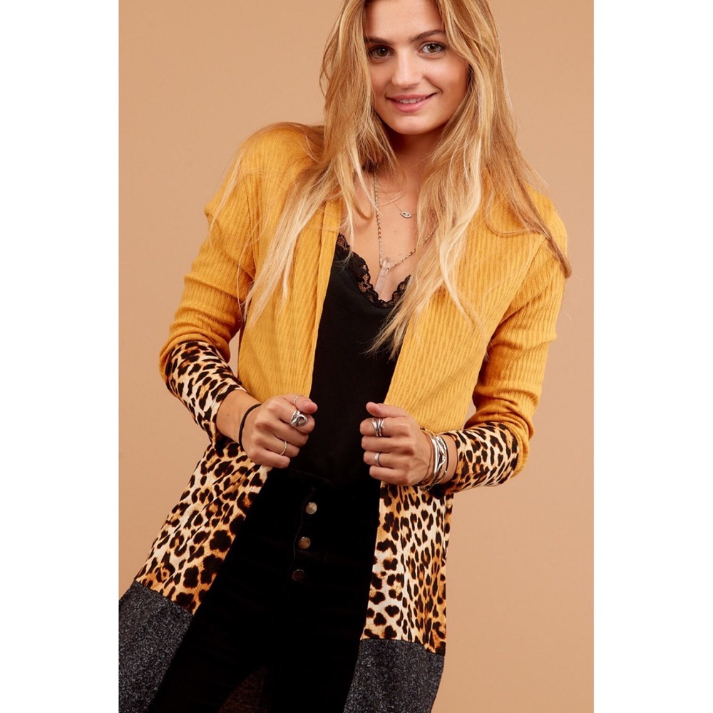 🖤🐆 Mustard Animal Print Colorblock Cardigan 🖤🐆